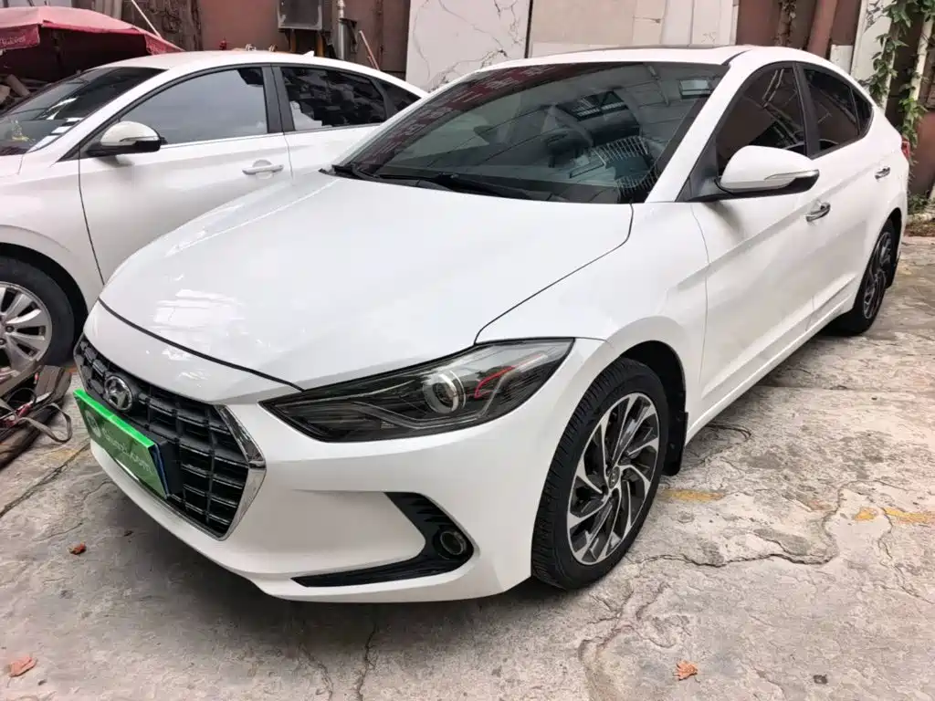 Hyundai Elantra — миниатюра 2