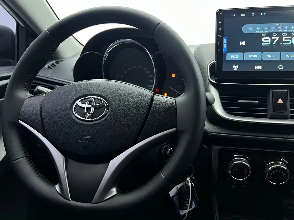 TOYOTA YARIS L ZHIXUAN