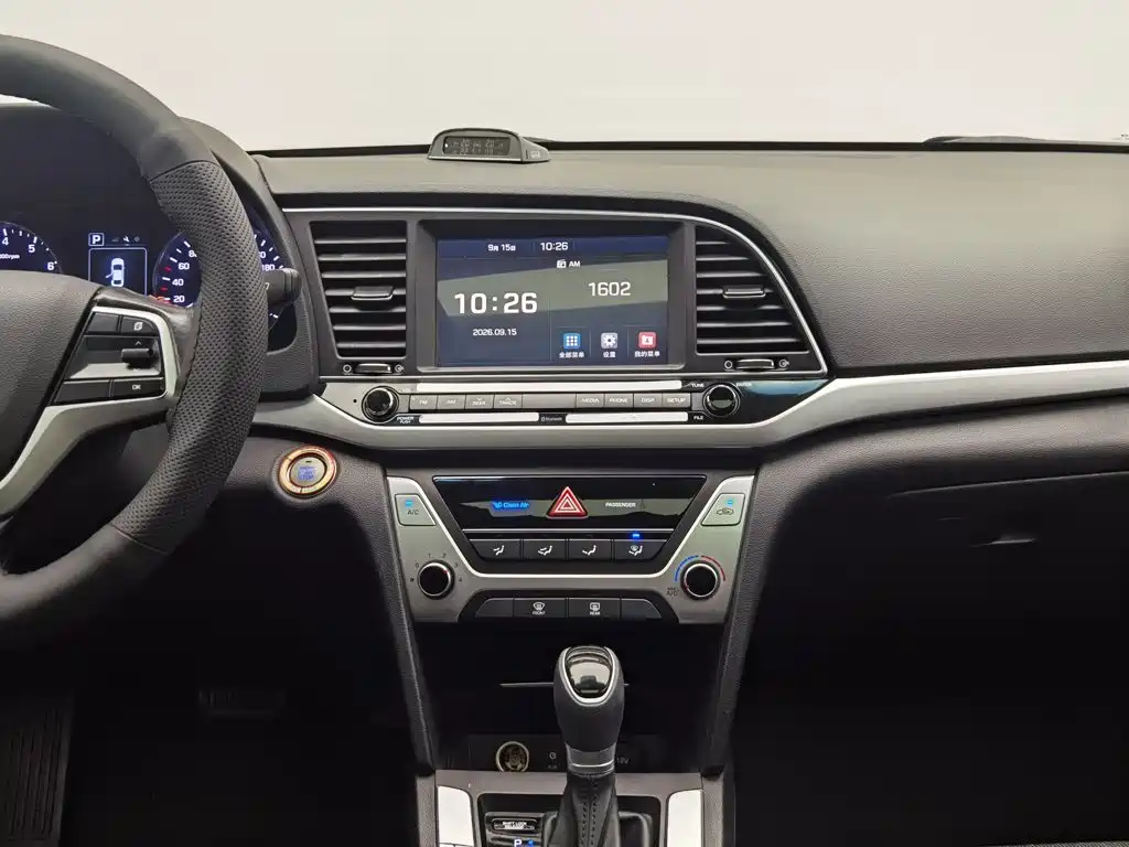 Hyundai Elantra — миниатюра 12