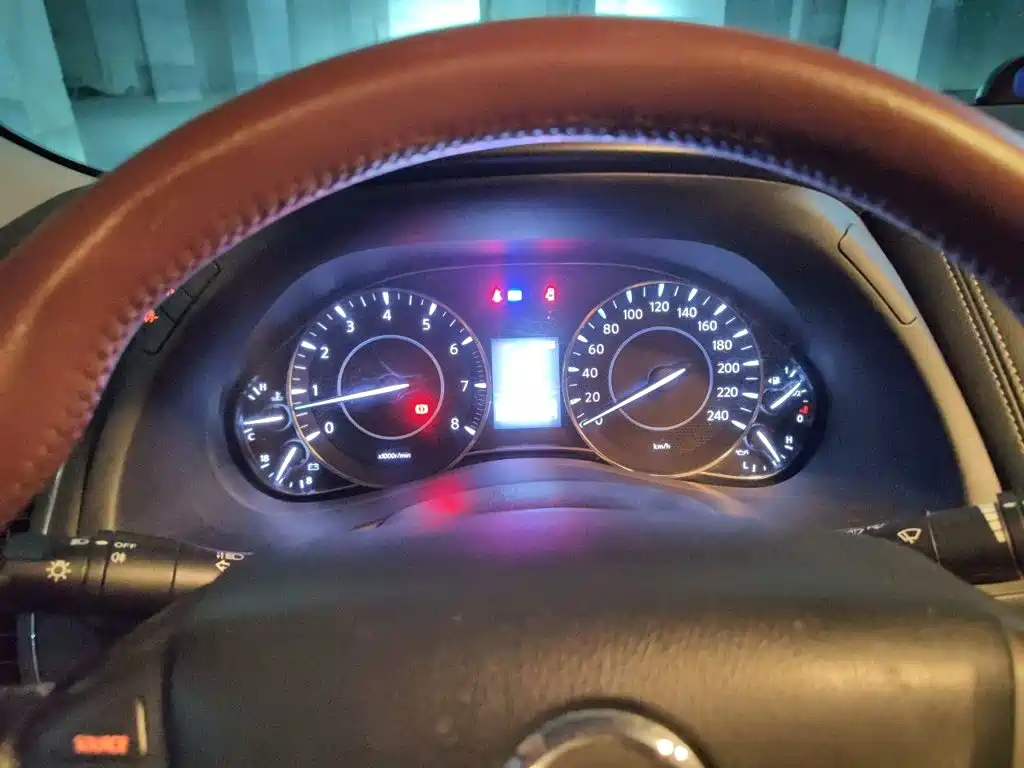 Nissan Patrol — миниатюра 4