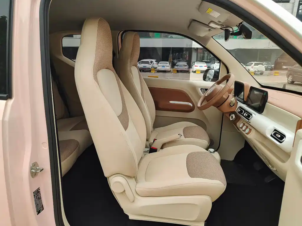 Wuling MINIEV — миниатюра 6