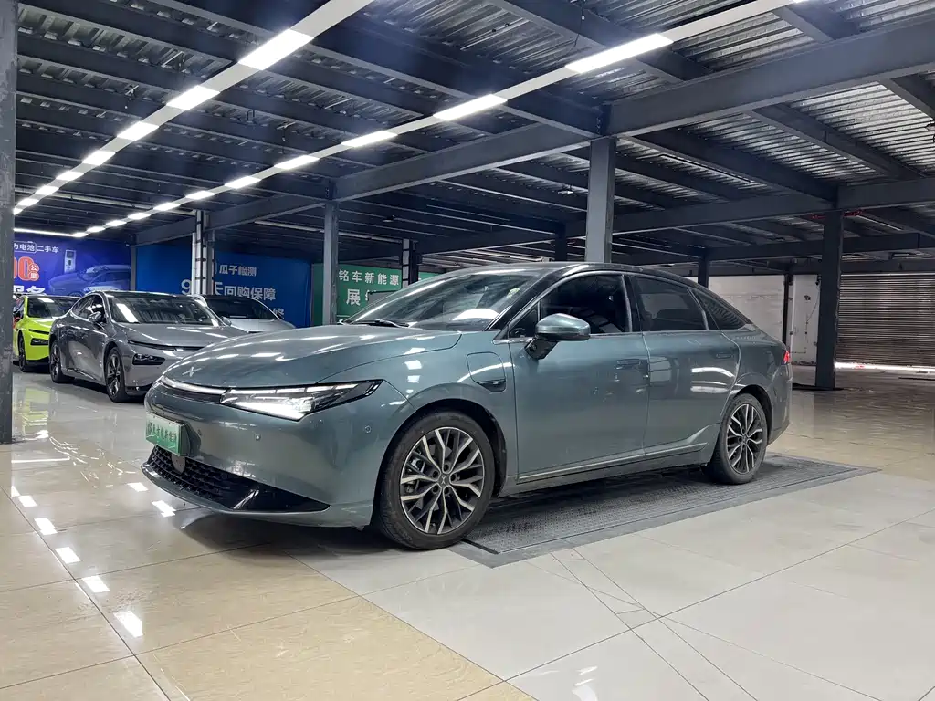 XPeng P5