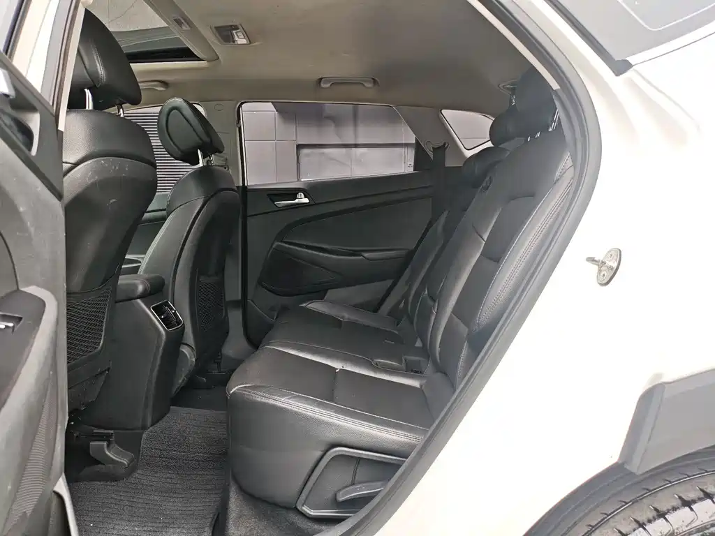 Hyundai Tucson 1.6T DCT 2WD Smart Type, фото 6