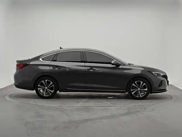 Changan Eado — миниатюра 4