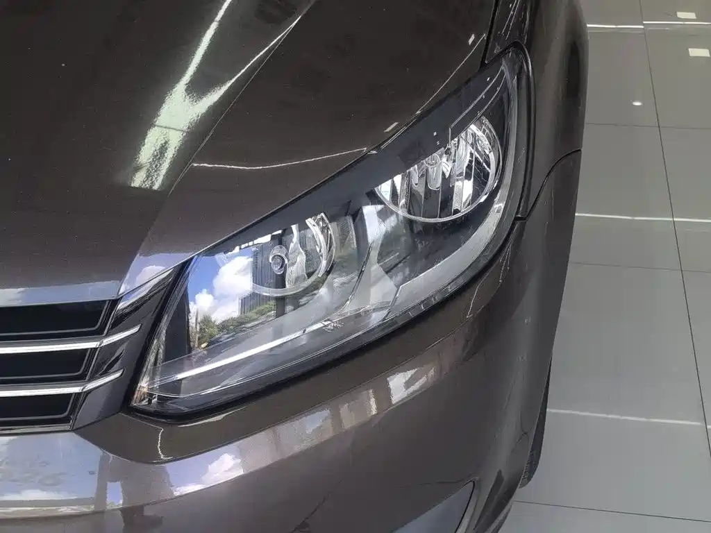 Volkswagen Touran — миниатюра 6