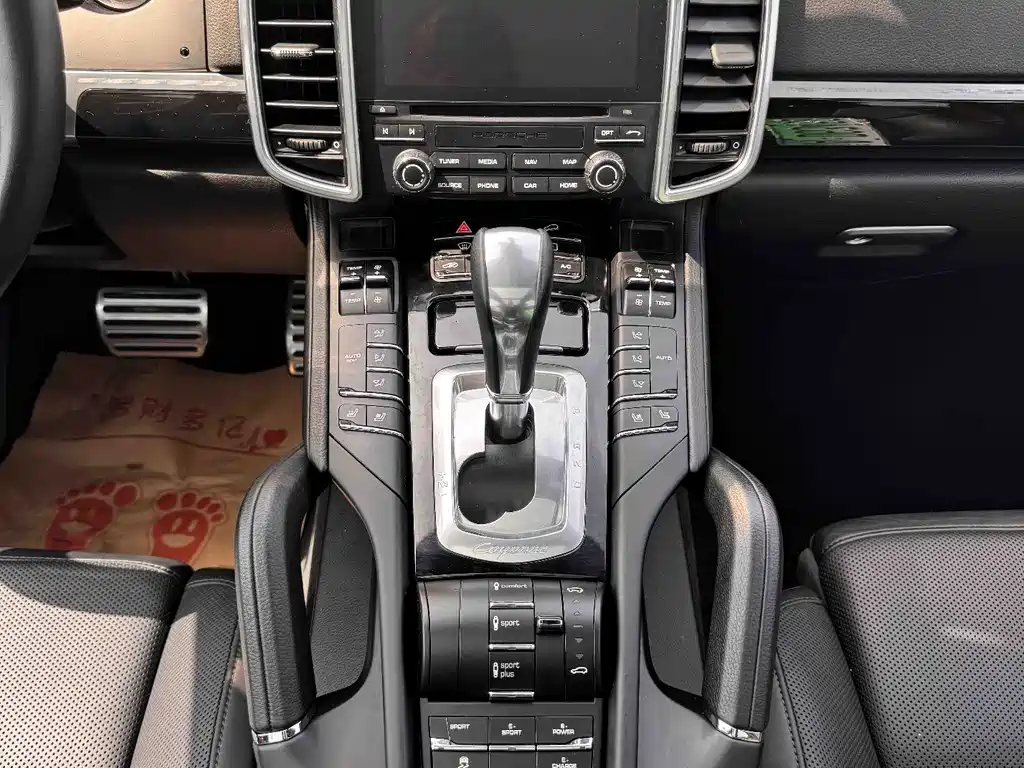 Porsche Cayenne Hybrid — миниатюра 11