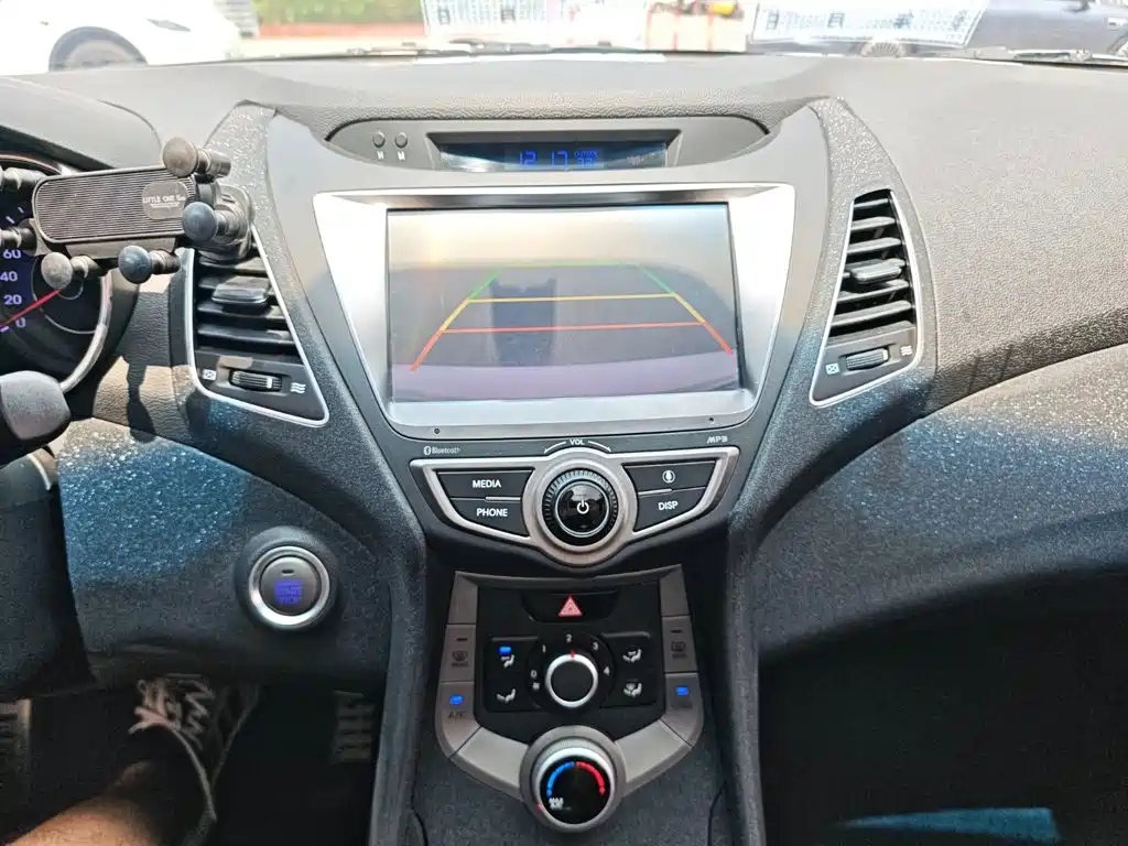 Hyundai Elantra Langdong — миниатюра 15