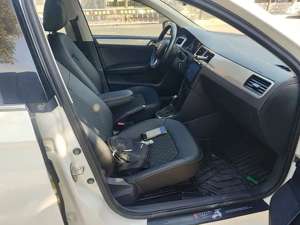 Skoda Rapid — миниатюра 25