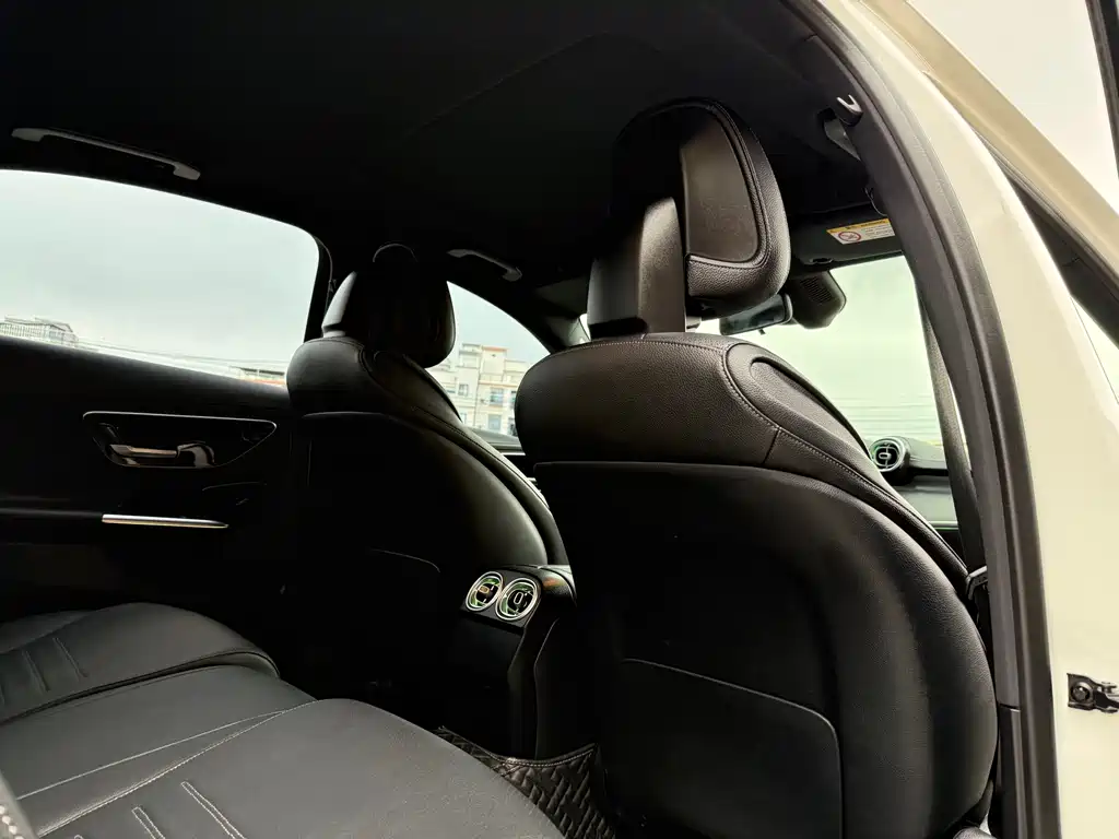 Mercedes-Benz C-Class — миниатюра 18