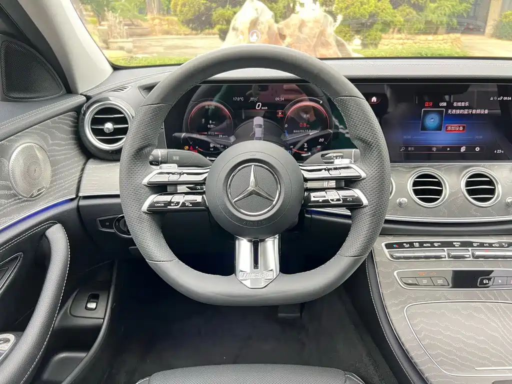 Mercedes-Benz E-Class — миниатюра 15