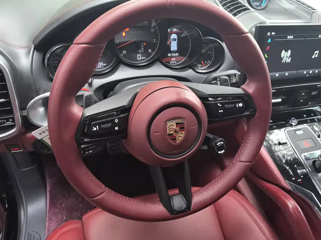 Porsche Cayenne — миниатюра 16