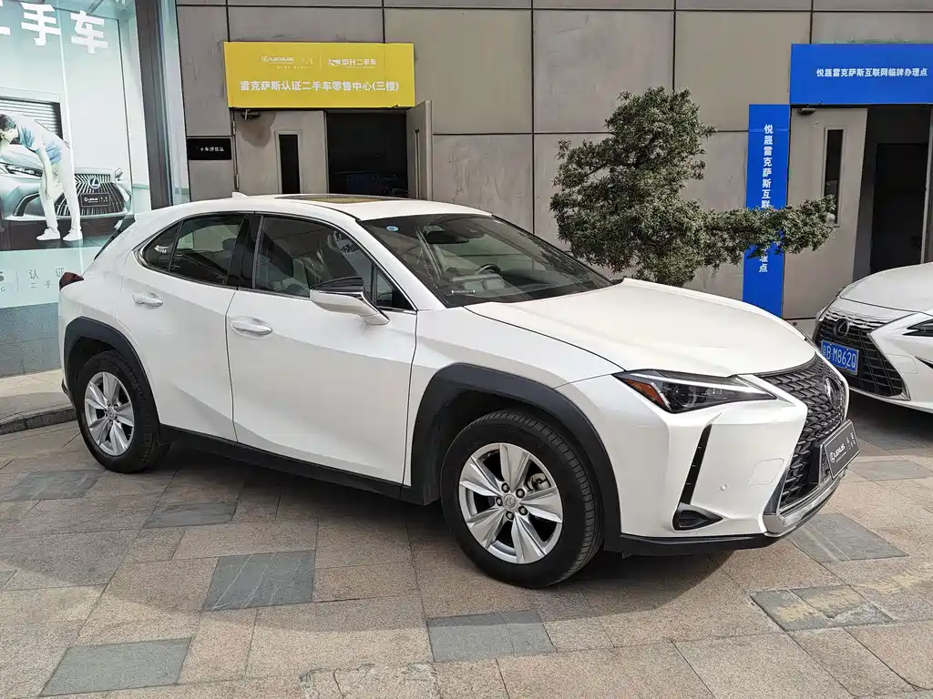 Lexus UX — миниатюра 3