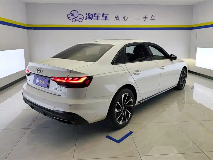 Audi A4L 2023 40 TFSI Luxury
