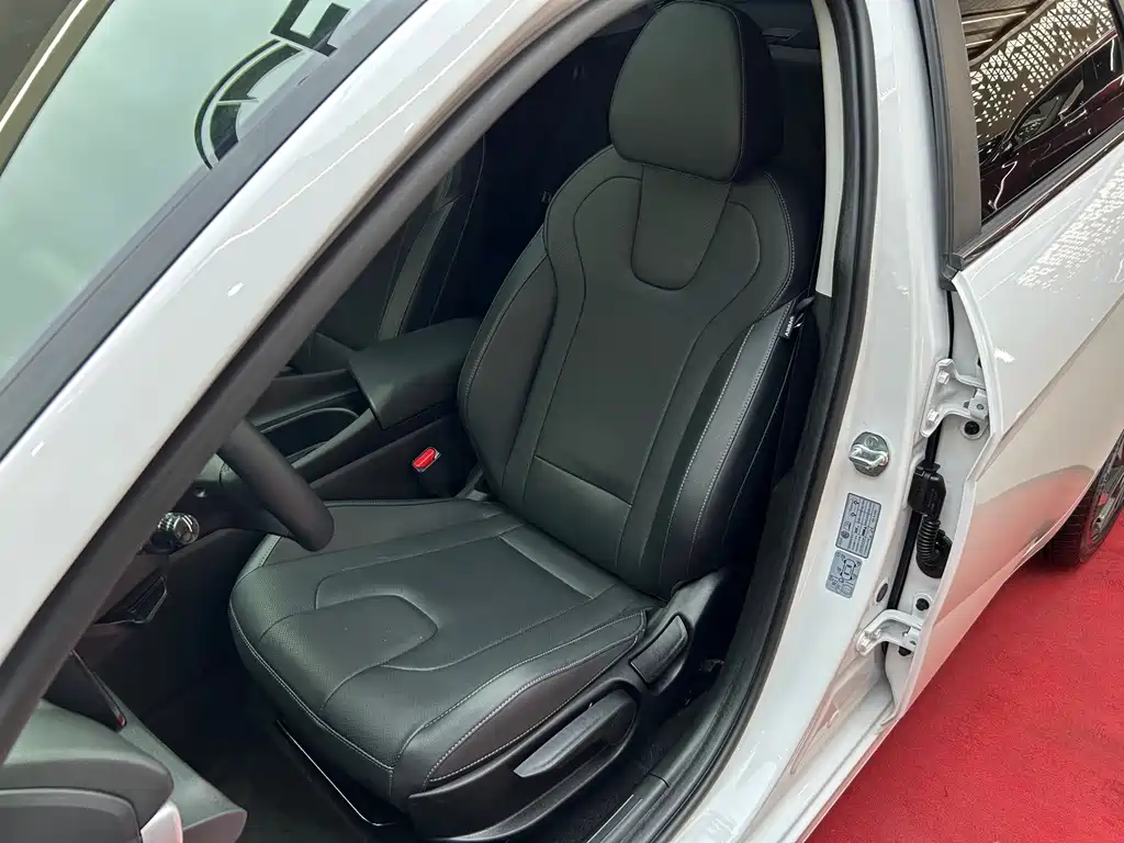 Hyundai Elantra — миниатюра 31