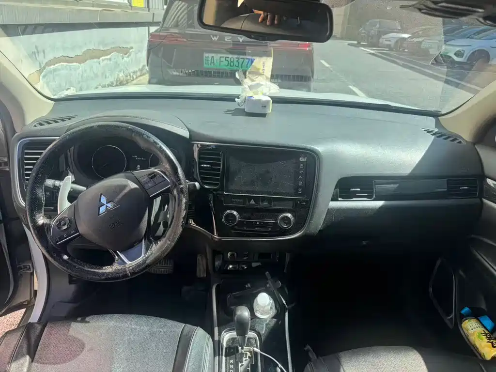 Mitsubishi Outlander — миниатюра 4