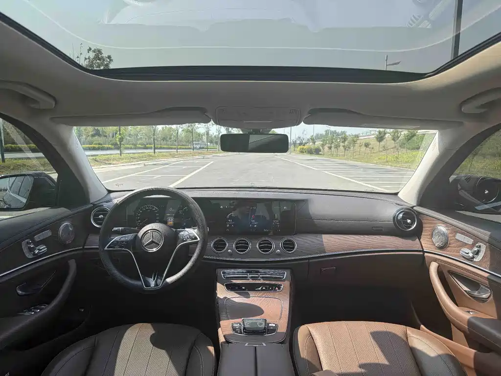 Mercedes-Benz E-Class — миниатюра 30