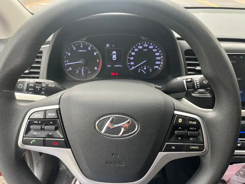 Hyundai Elantra — миниатюра 7