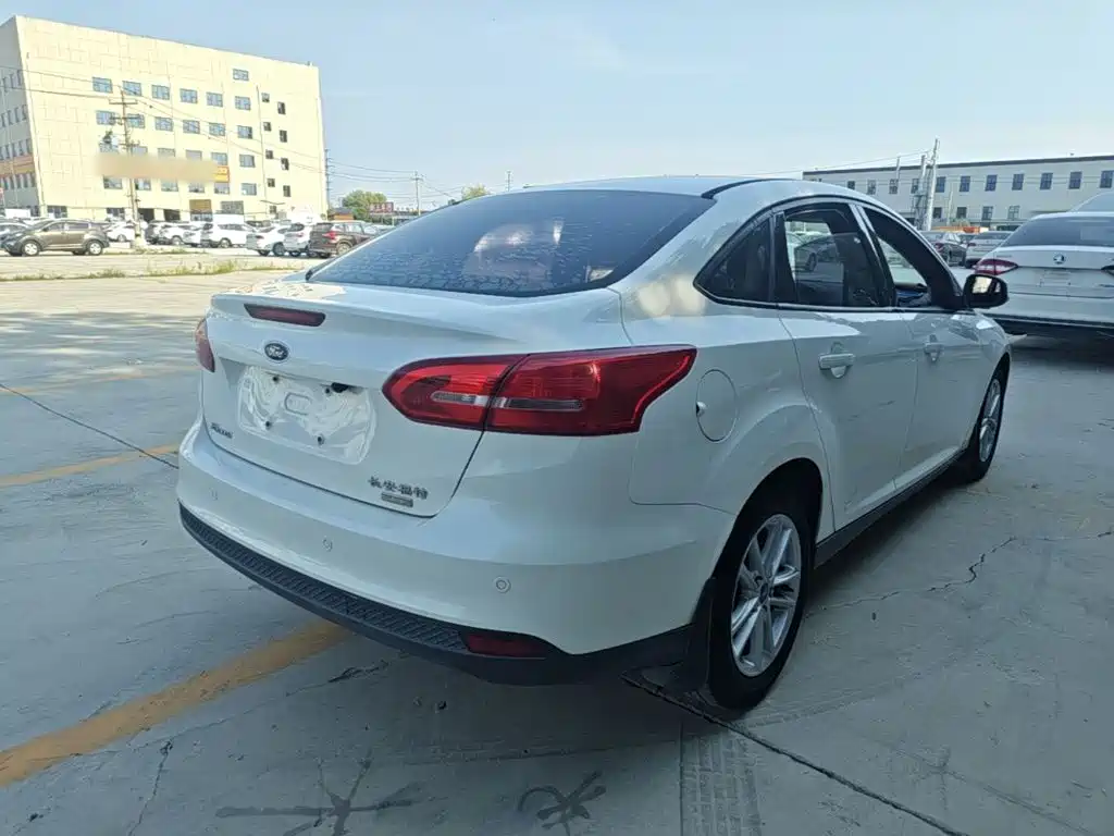Ford Focus — миниатюра 7