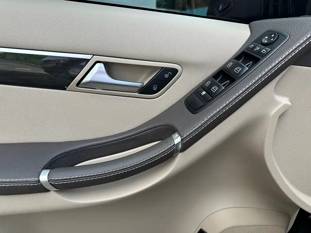 Mercedes-Benz R-Class — миниатюра 5