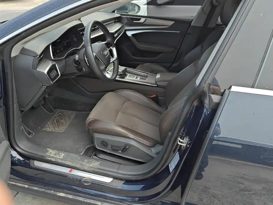Audi A7L — миниатюра 9