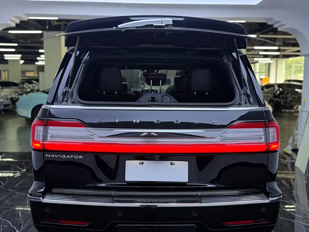 Lincoln Navigator — миниатюра 27