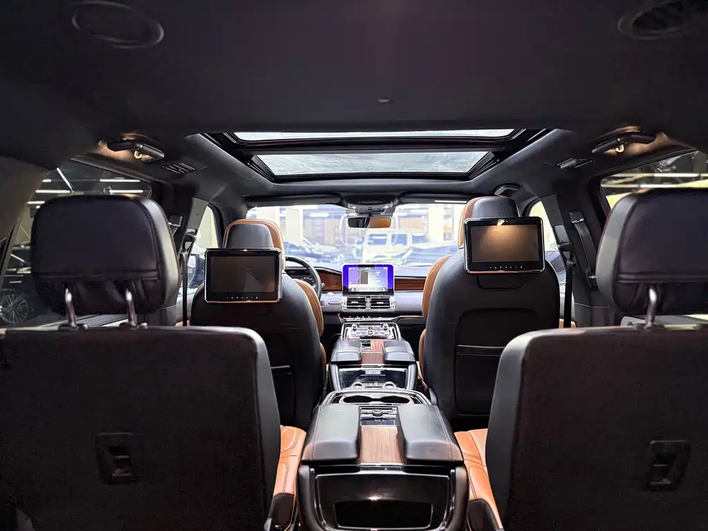 Lincoln Navigator — миниатюра 28