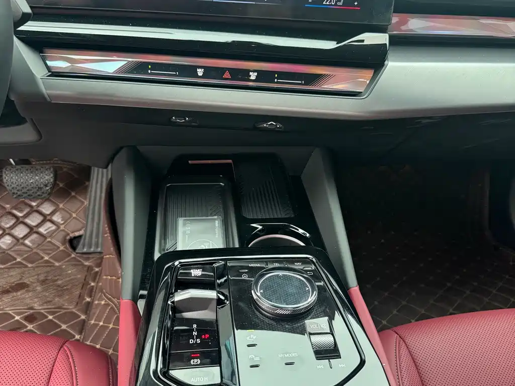 BMW 5 Series — миниатюра 14