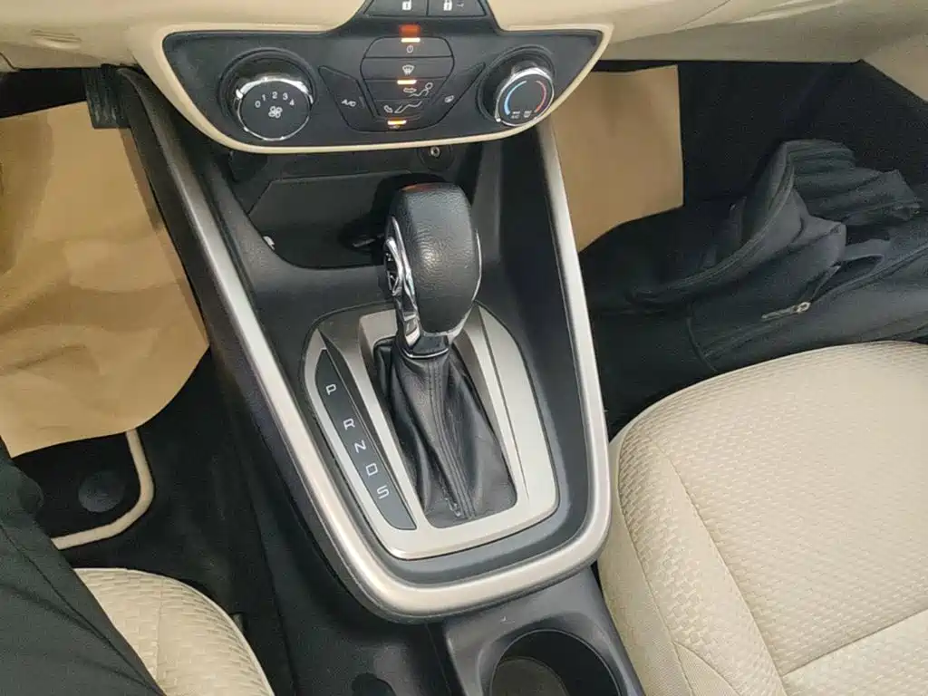 Ford Escort — миниатюра 14