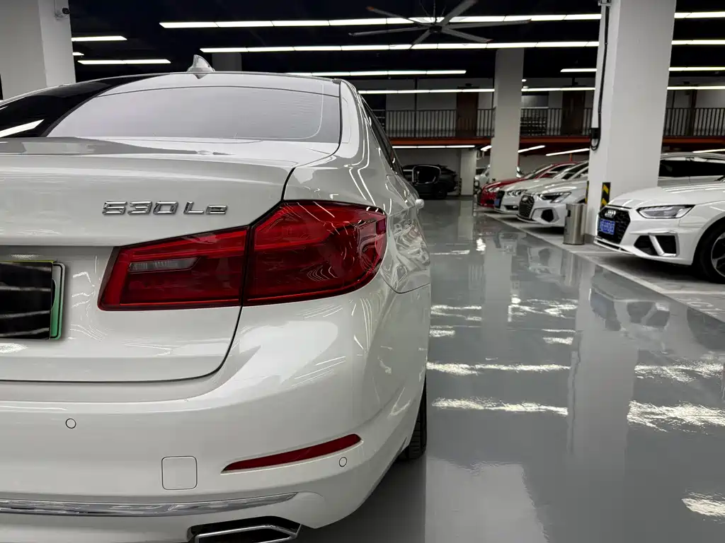 BMW 5 Series New Energy — миниатюра 27