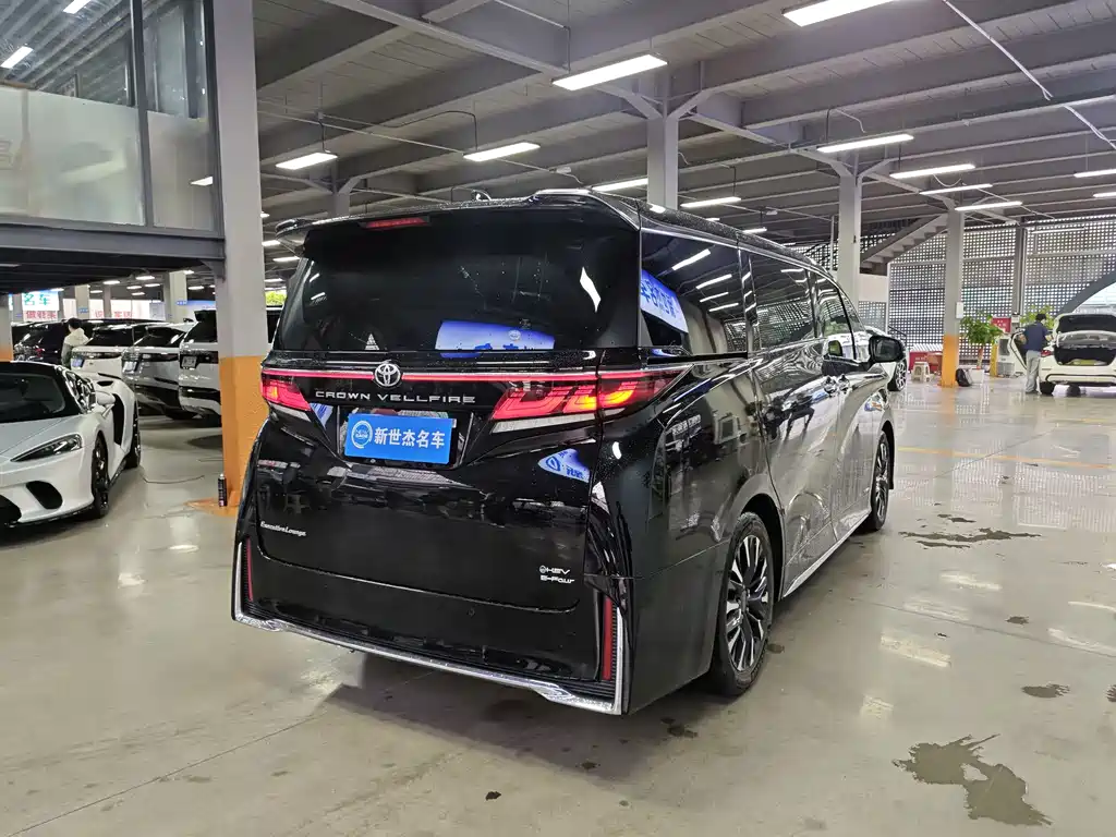 Toyota Vellfire — миниатюра 8