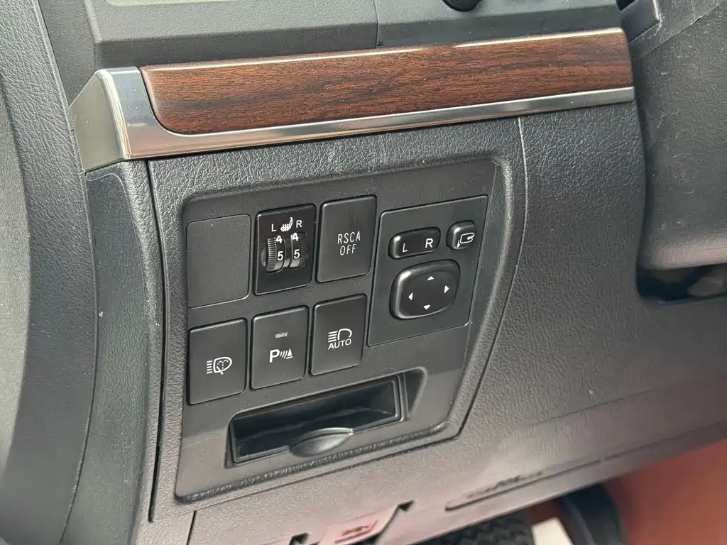 Toyota Land Cruiser 2017 5.7L
