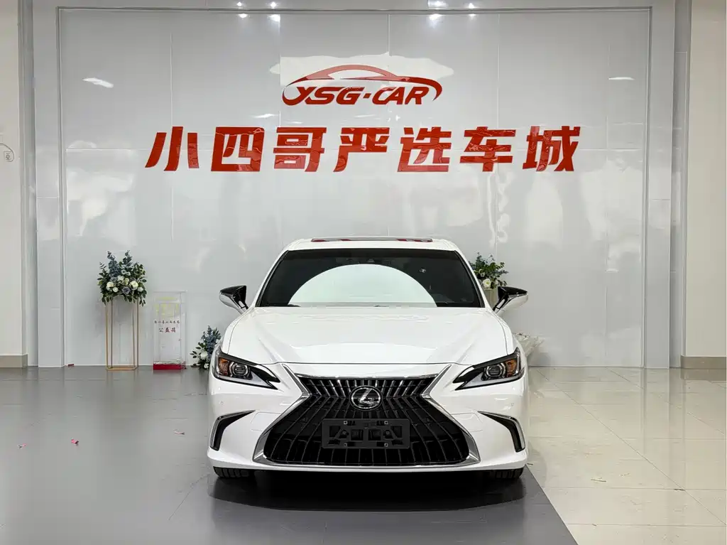 Lexus ES 2021 200