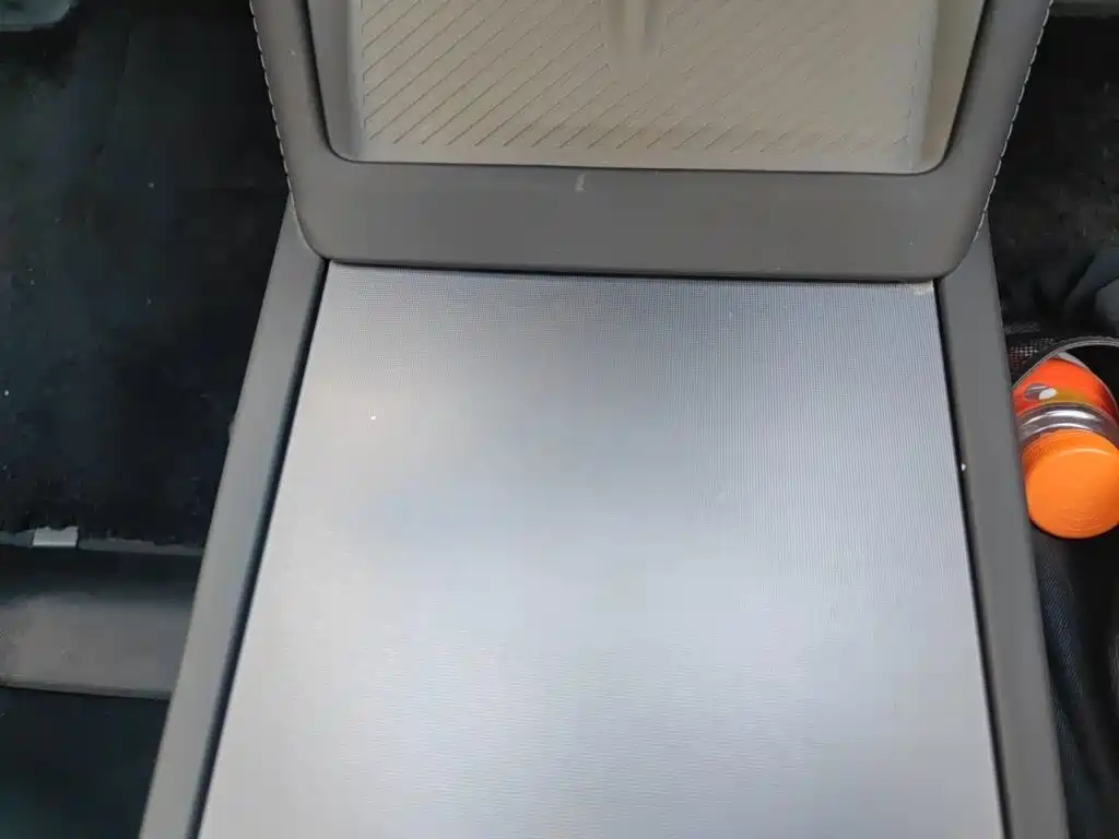 Tesla Model 3 — миниатюра 12
