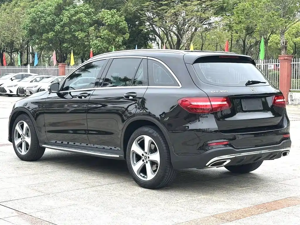 Mercedes-Benz GLC 2017 GLC 300 4MATIC