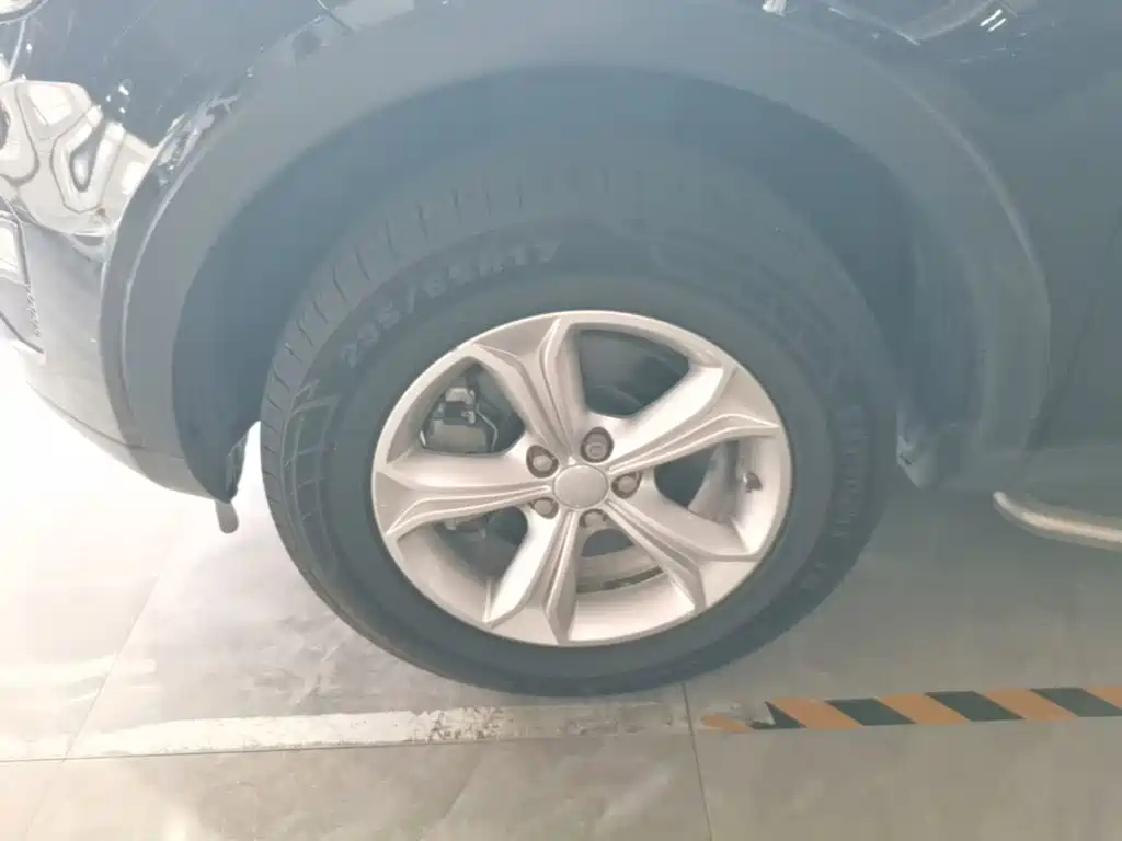 Land Rover Discovery Sport — миниатюра 23