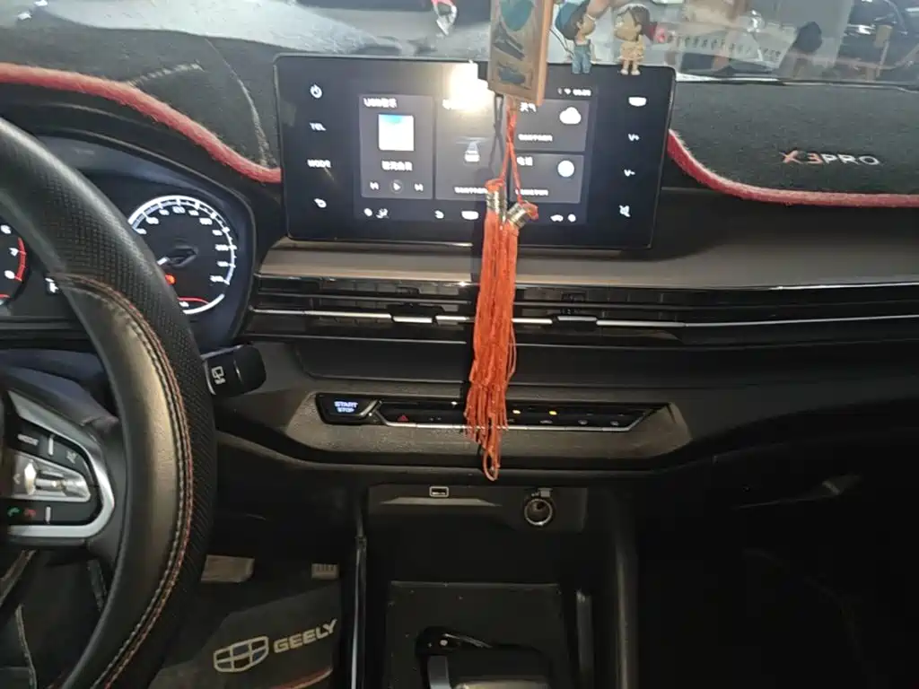 Geely Vision X3 — миниатюра 13