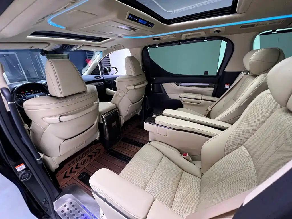 Toyota Vellfire — миниатюра 13