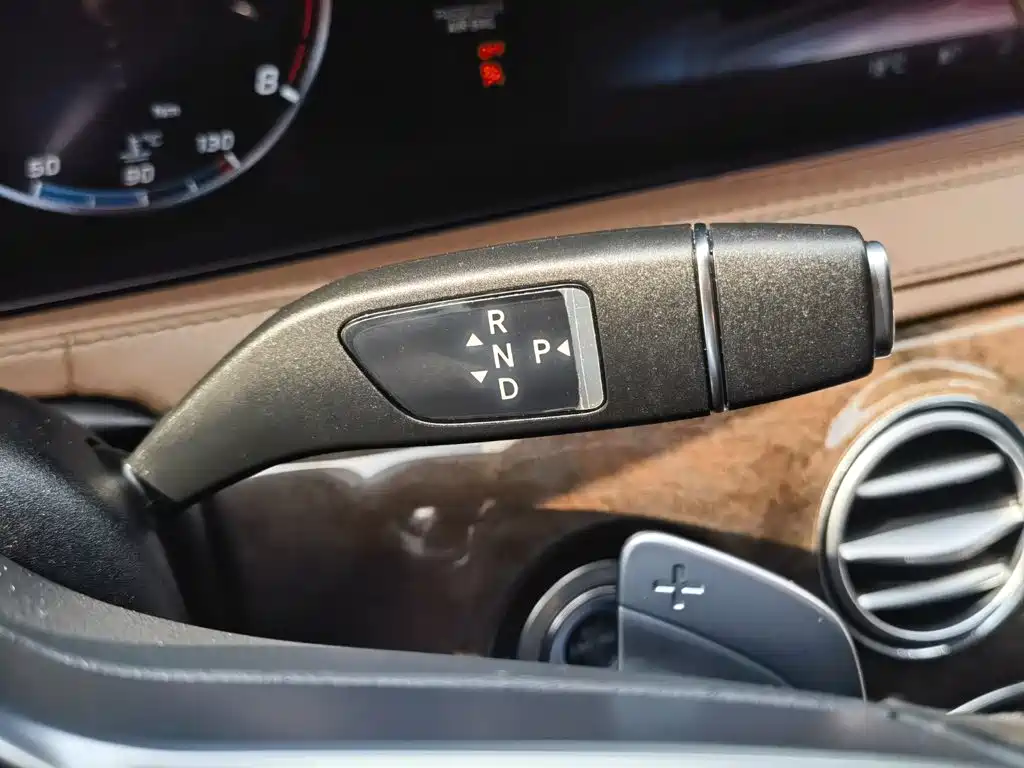 Mercedes-Benz S-Class — миниатюра 12