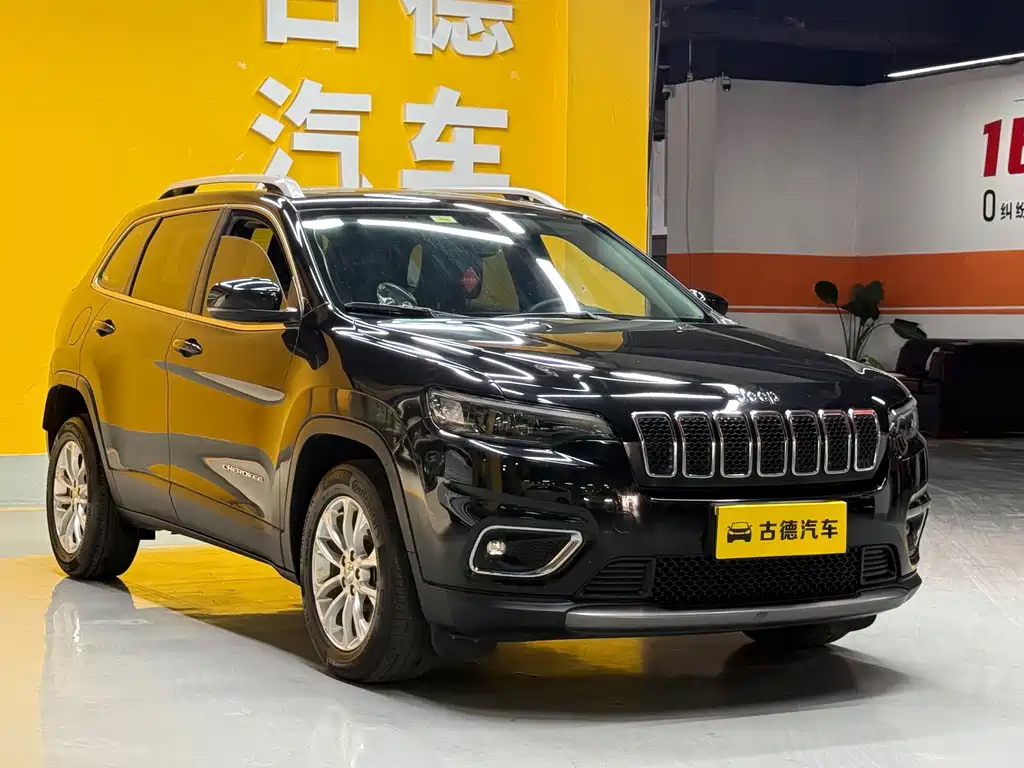 Jeep Cherokee — миниатюра 3