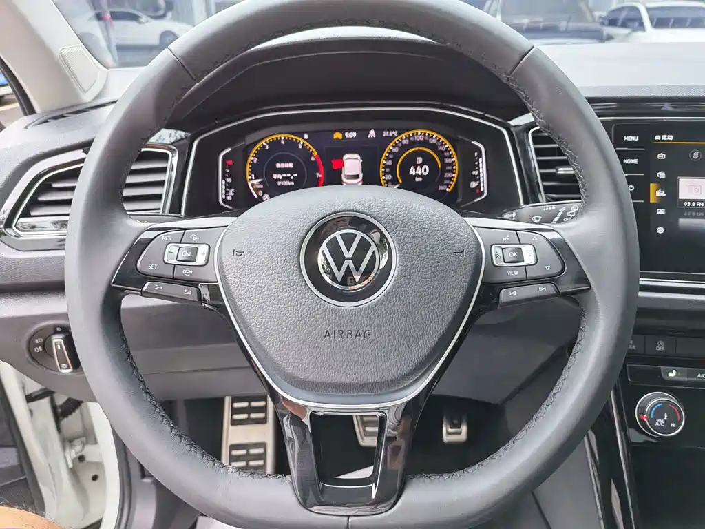 Volkswagen T-Roc — миниатюра 19