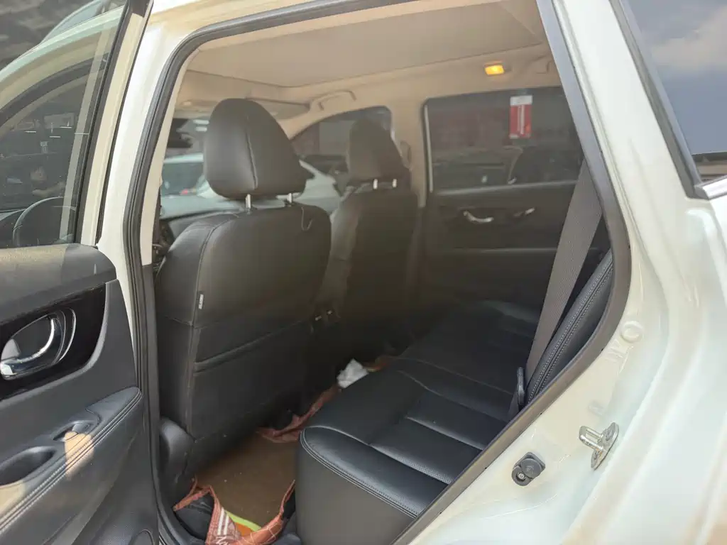 Nissan X-Trail — миниатюра 5