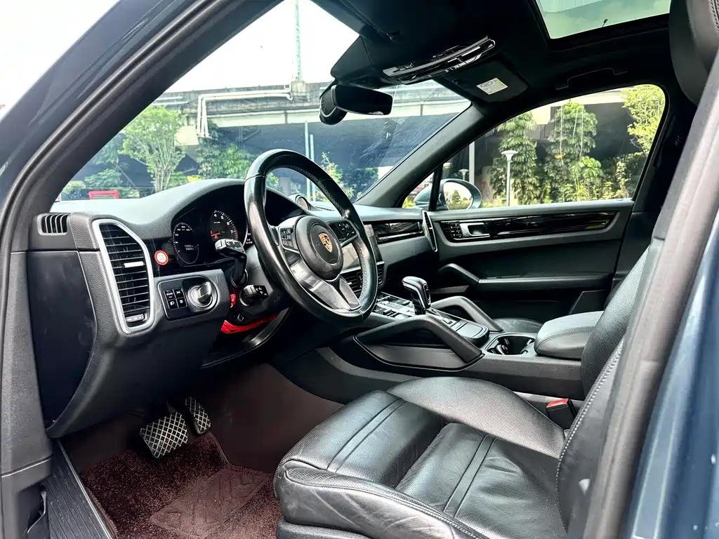 Porsche Cayenne — миниатюра 11