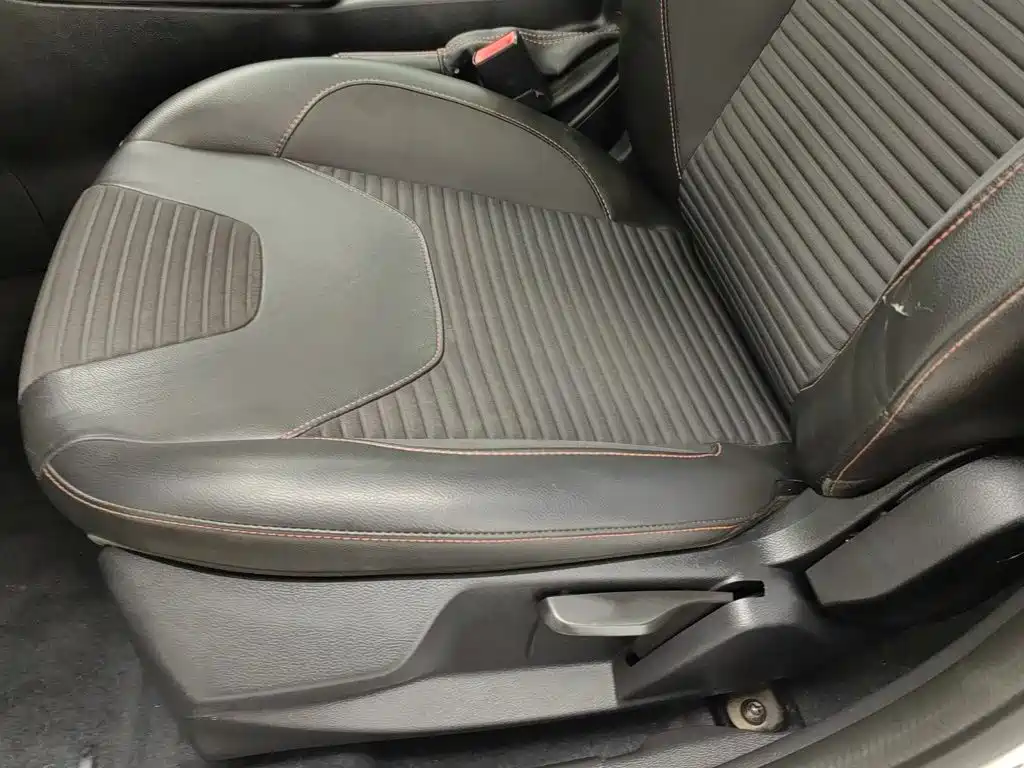 Ford Focus — миниатюра 20