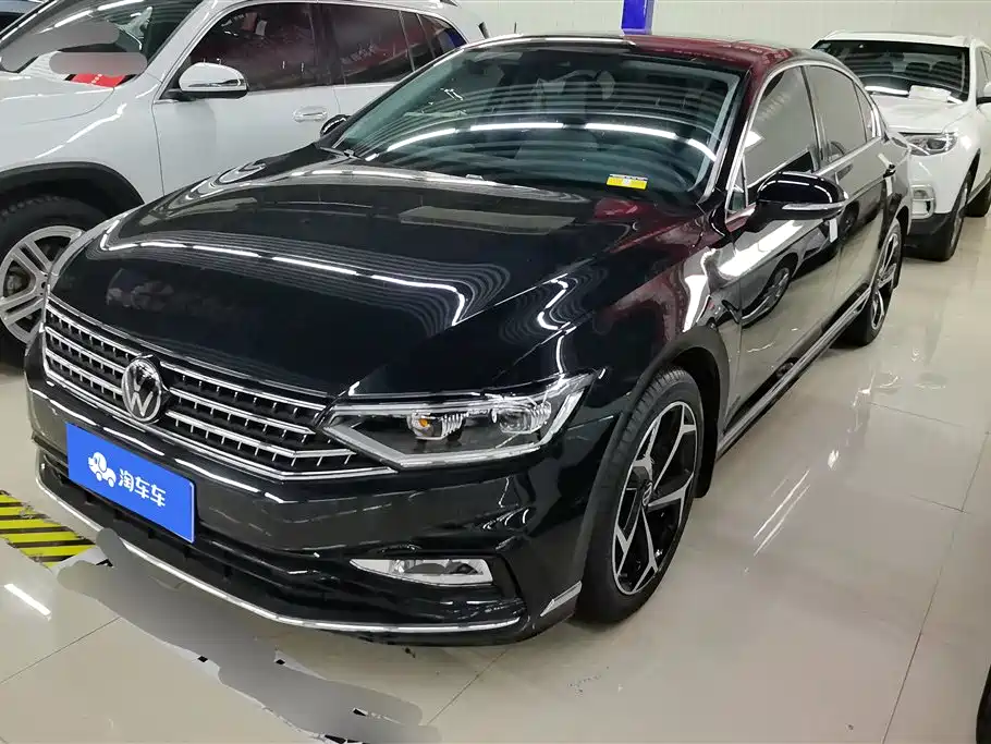 Volkswagen Magotan 2025