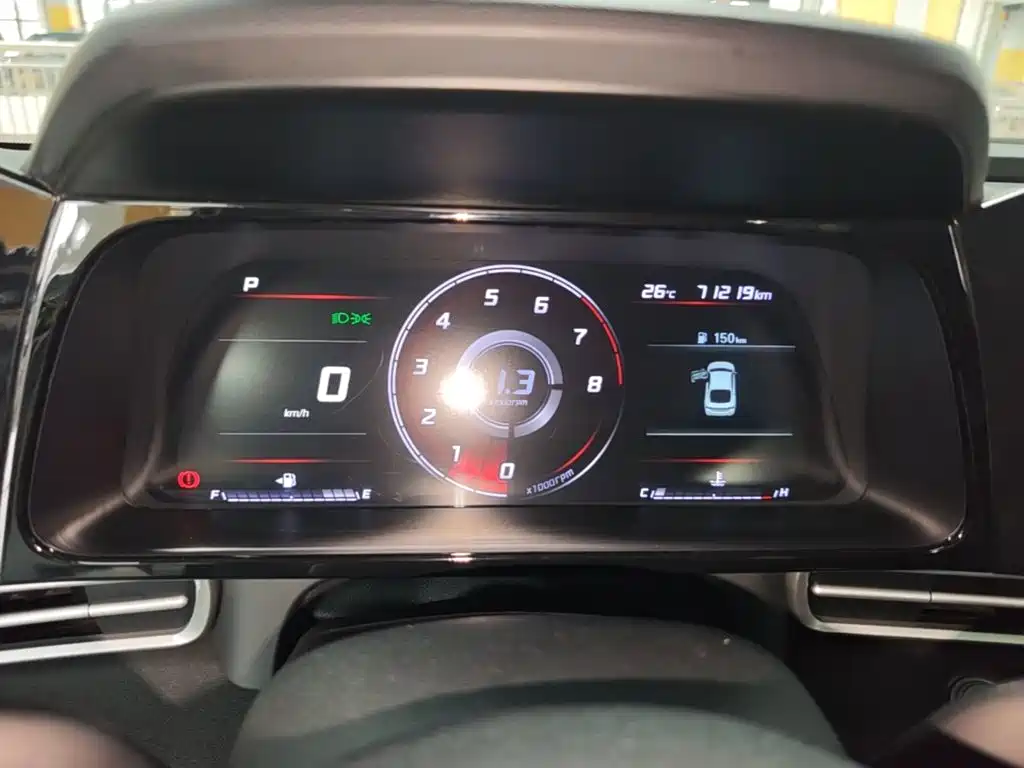 Hyundai Elantra — миниатюра 12