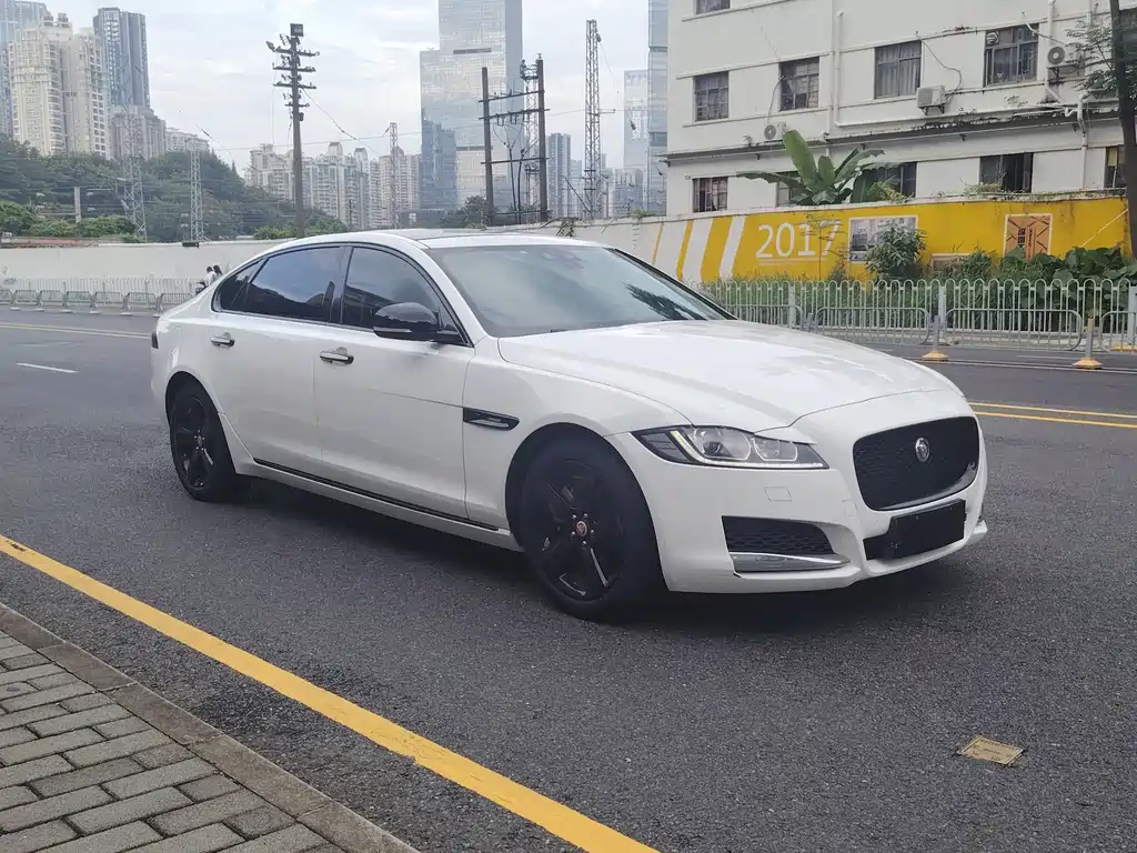 Jaguar XFL — миниатюра 3