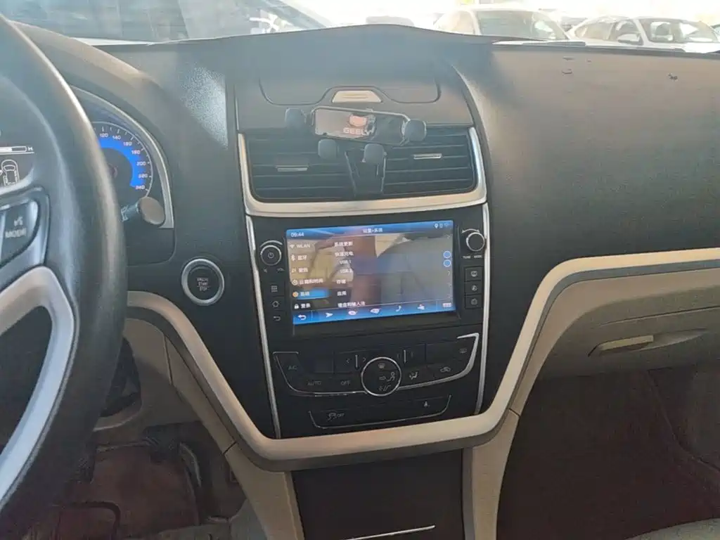 Geely Emgrand — миниатюра 13