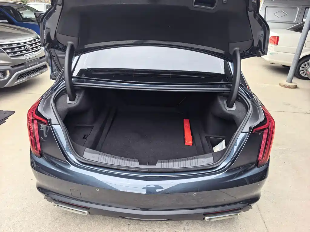 Cadillac CT5 — миниатюра 6