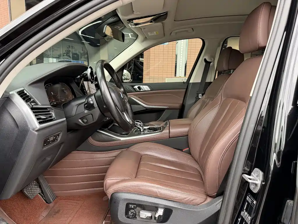 BMW X7 2021 xDrive40i Lead Luxury