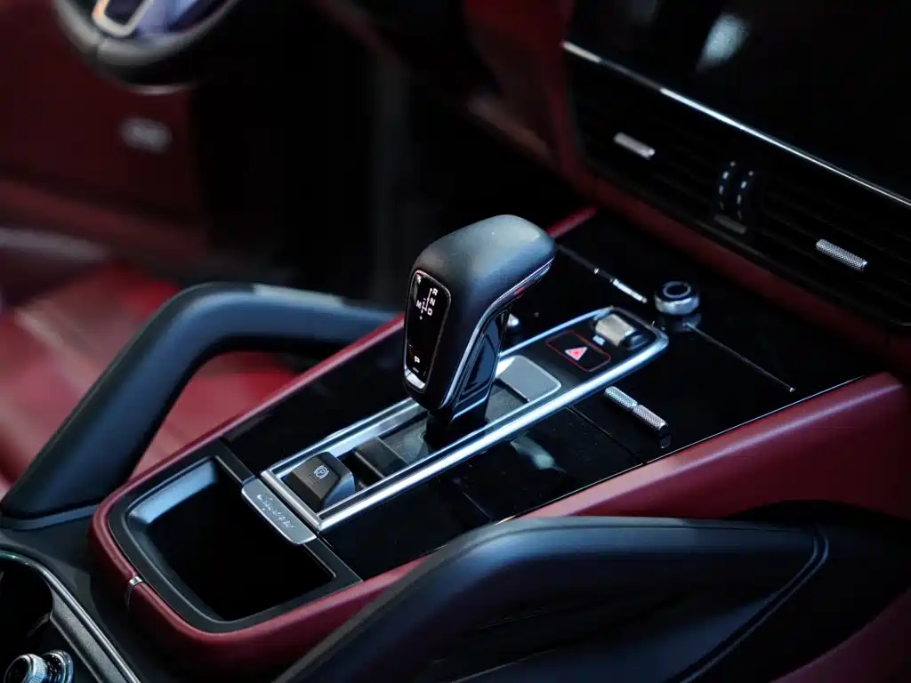 Porsche Cayenne — миниатюра 39